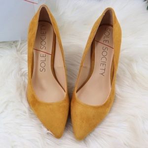 💎✨$125 RETAIL✨💎 MUSTARD HEELS